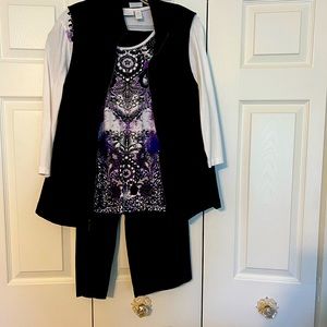 Chicos size 2  3 piece outfit, great condition navy blue and white with tee